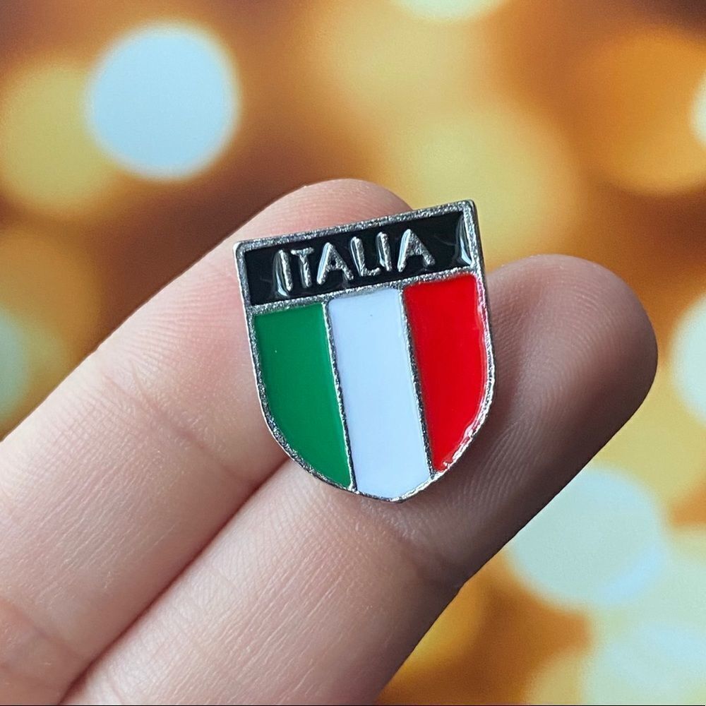 Italia Small Enamel Pin/ Brooch Lapel